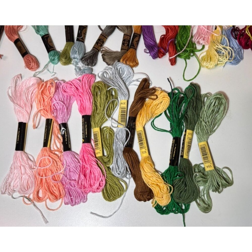 Lot Of 54 DMC & CXC Embroidery Floss Skeins Assorted Colors Craft Threads - Picture 4 of 4